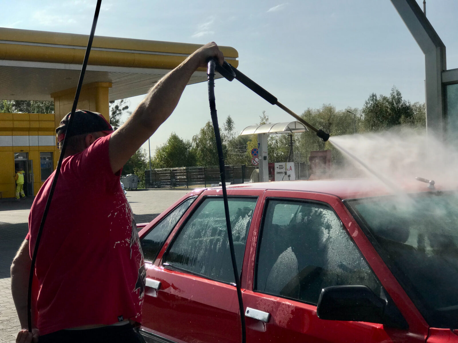 Kako mi je ročna avtopralnica ljubljana čisto spremenila avto